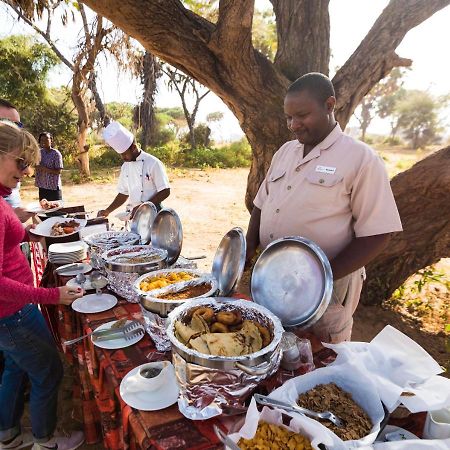 Elephant Bedroom Camp - Samburu Archers Post Екстер'єр фото
