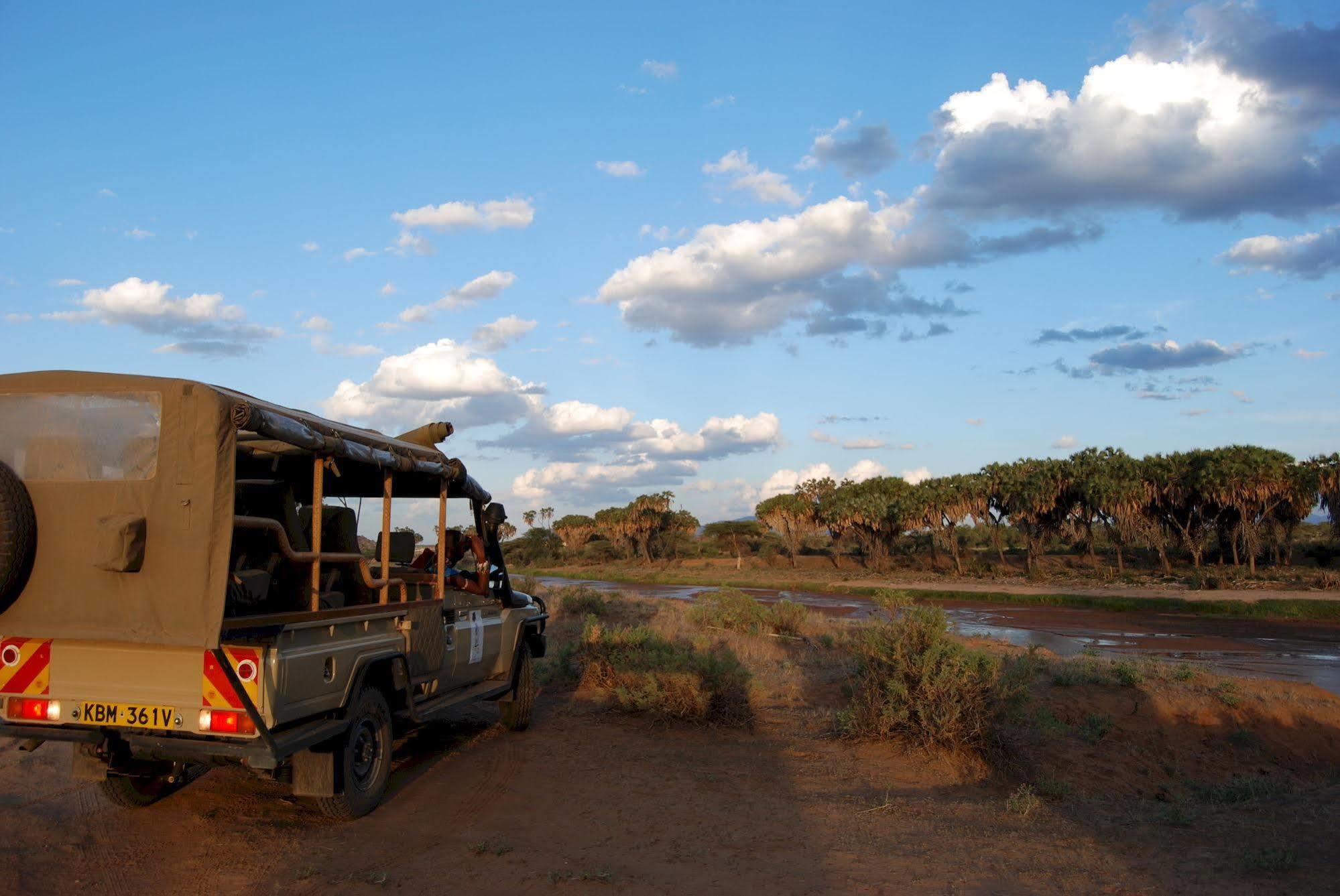 Elephant Bedroom Camp - Samburu Archers Post Екстер'єр фото